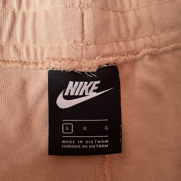 Nike shorts - Picture 4 of 4